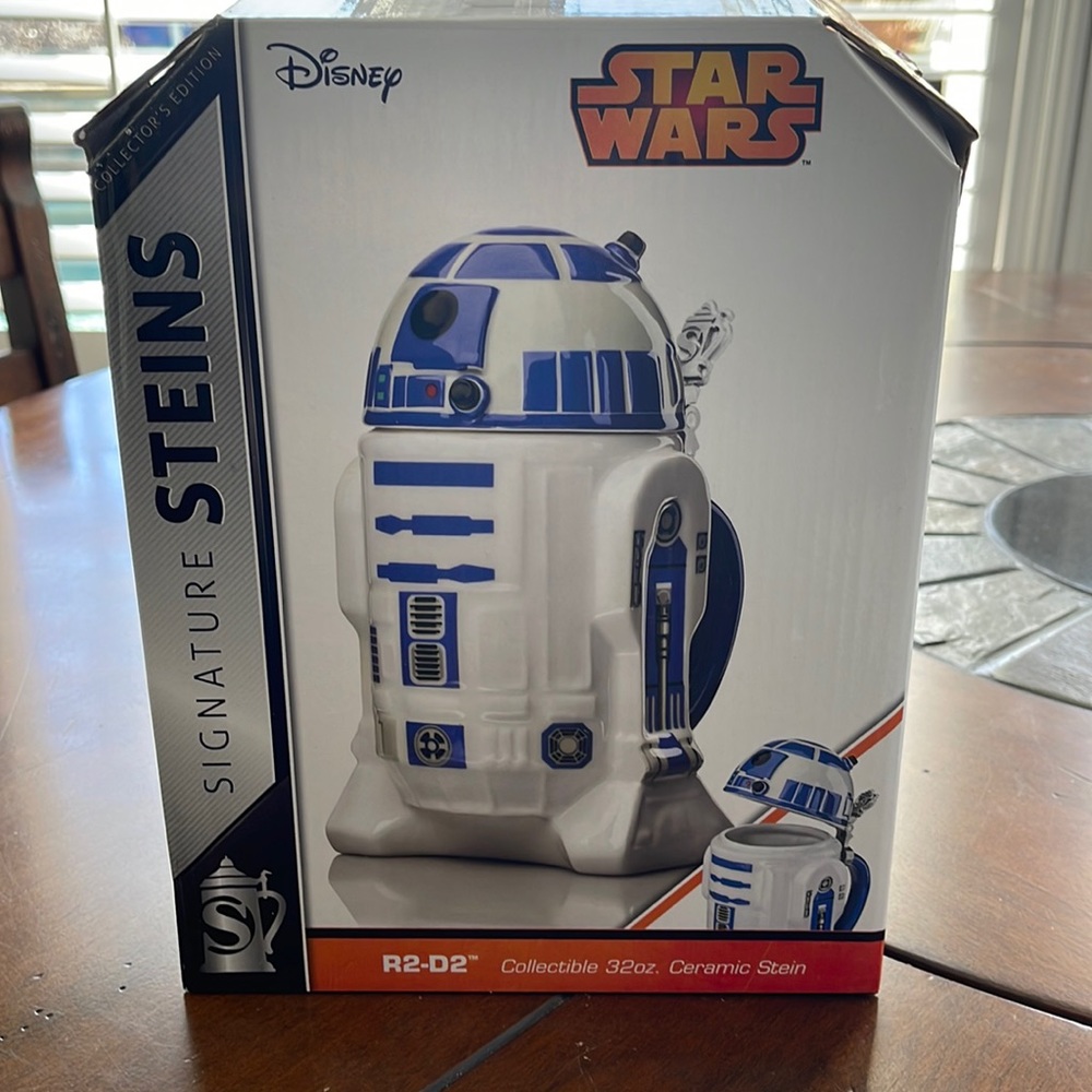 Disney Star Wars R2-D2 collectible ceramic 22oz stein.